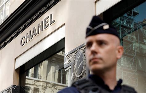 chanel store paris robbery|Chanel jewellery Paris.